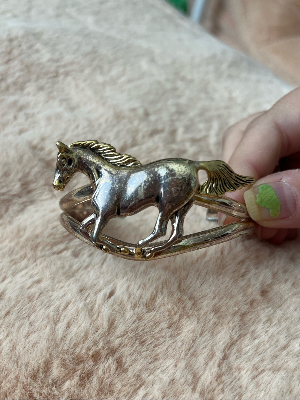 Horse cuff bracelet - Picture 2 of 3